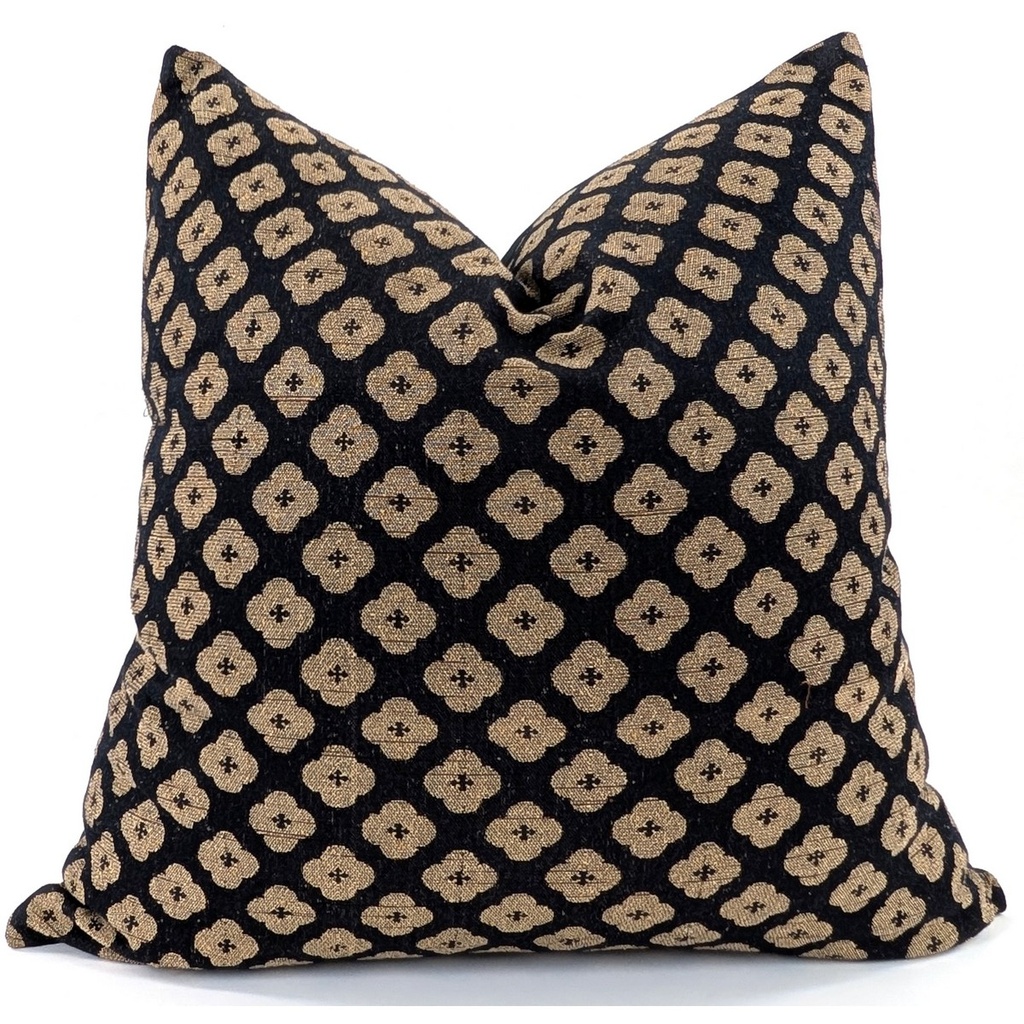 SNUGG & CO  CUSHION COVER - CYMBAL BLACK & GOLD