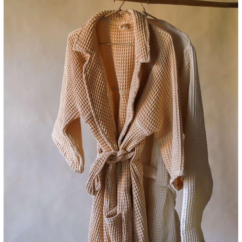 AKIIKO - PIQUE WAFFLE BATHROBE WITH COLLAR - LATTE
