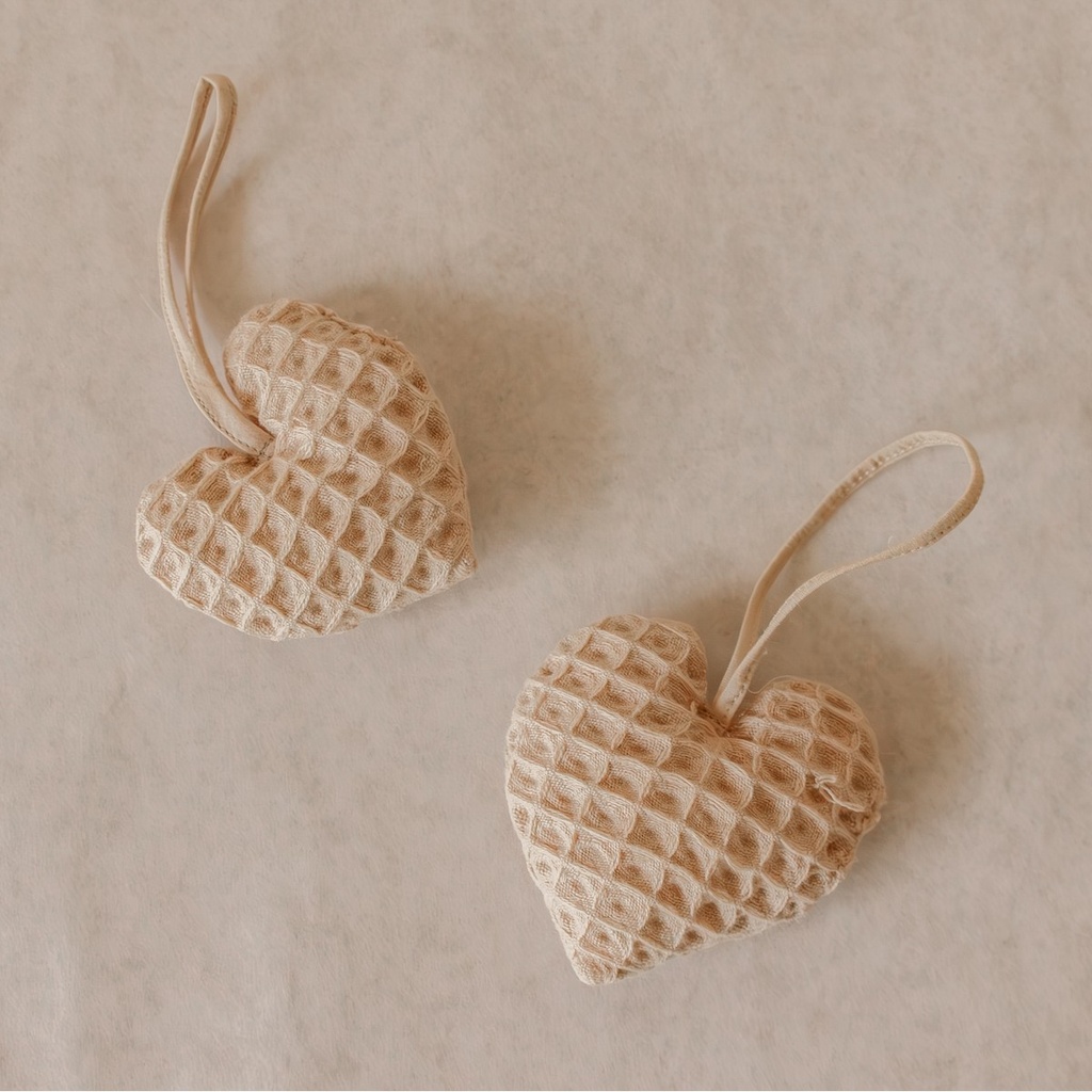 AKIIKO - PIQUE WAFFLE PUFFY HEART CHARMS - SMALL